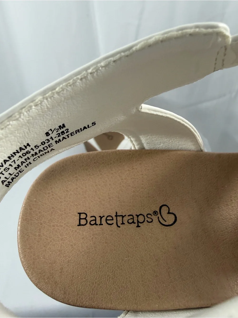 NWT BareTraps Women’s Size 8.5 White Strappy Gladiator Sandals